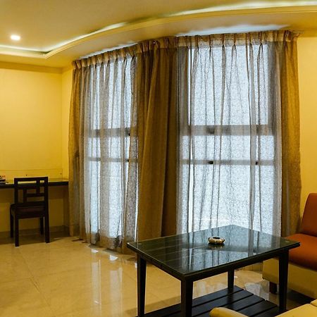 Hotel Viva Inn Yerandwane Extérieur photo